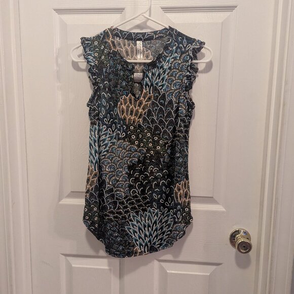 Per section concept sleeveless top - small - Picture 1 of 4